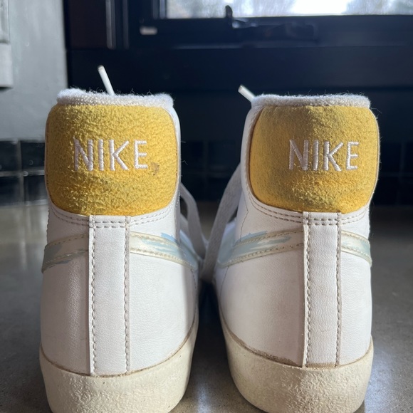 Nike blazers! Size 6. - Picture 3 of 5